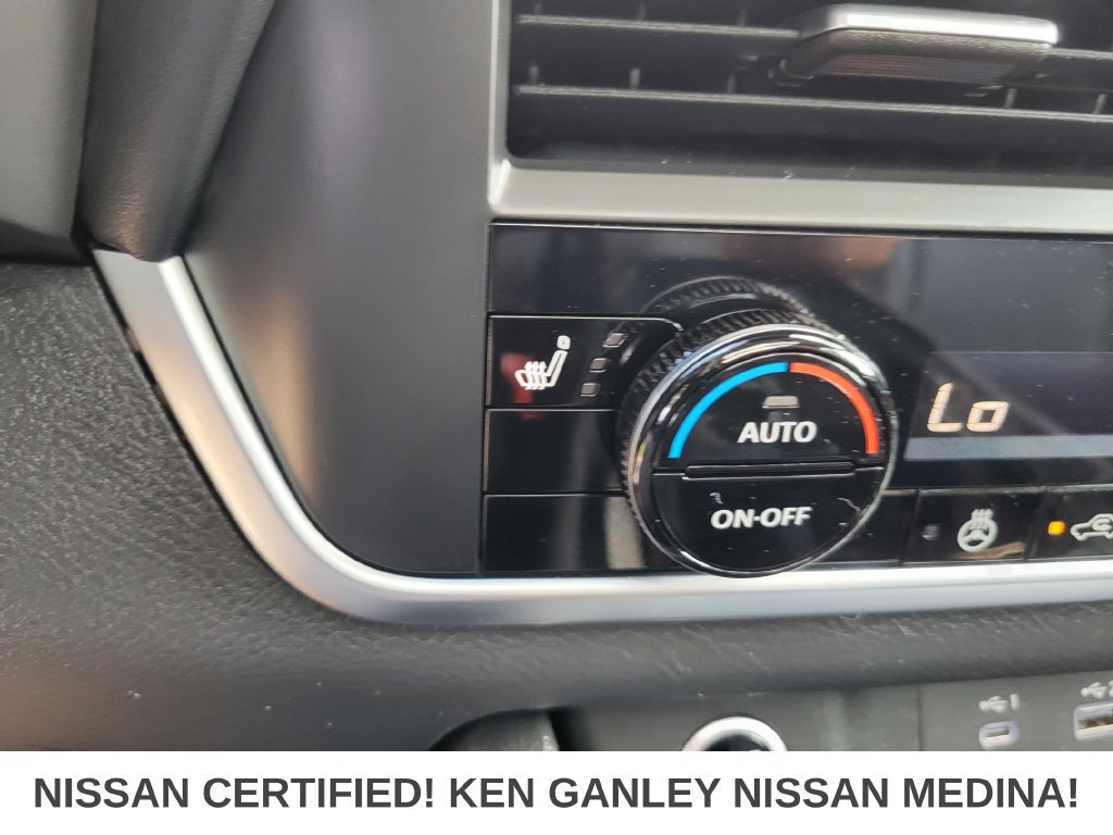 Certified 2023 Nissan Rogue SV w/ SV Premium B Package AWD/4WD image 29