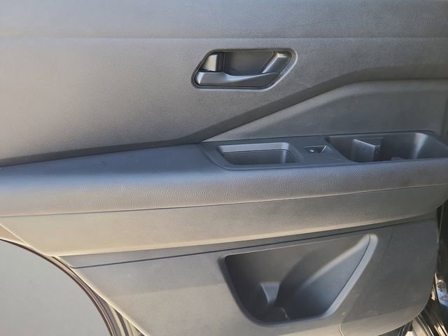 Used 2025 Nissan Pathfinder SV image 19