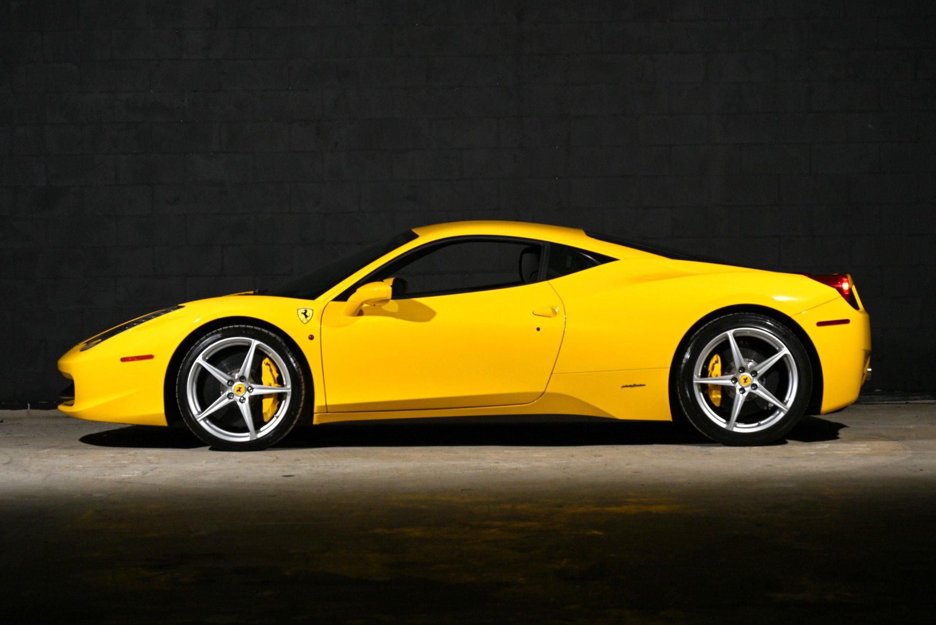 Used 2011 Ferrari 458 Italia Coupe RWD image 10
