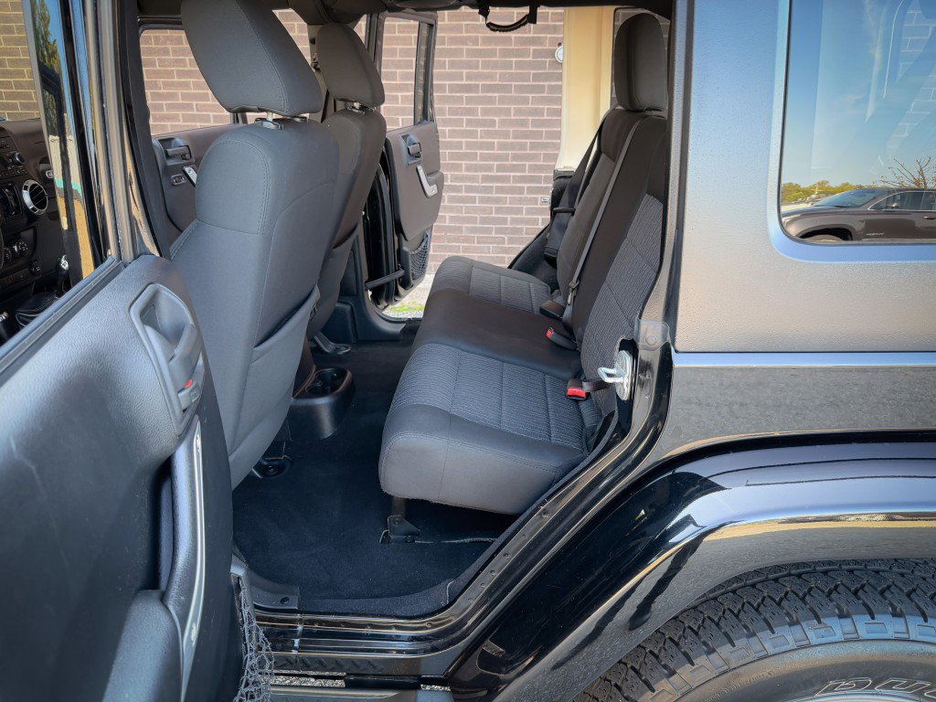 Used 2011 Jeep Wrangler Unlimited Sahara w/ Dual Top Group image 21