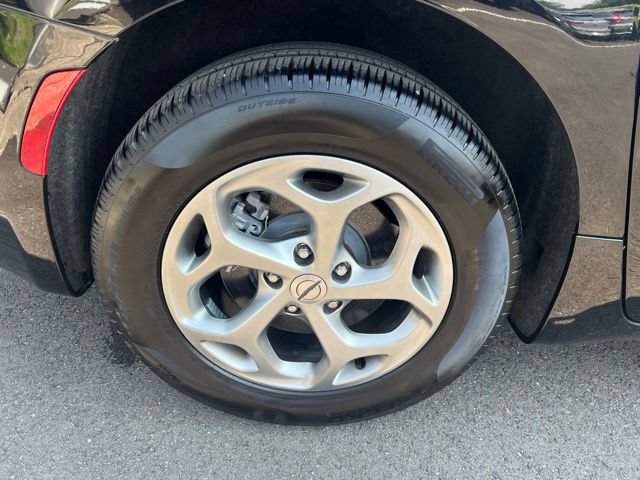 Used 2024 Chrysler Pacifica Limited AWD/4WD image 39