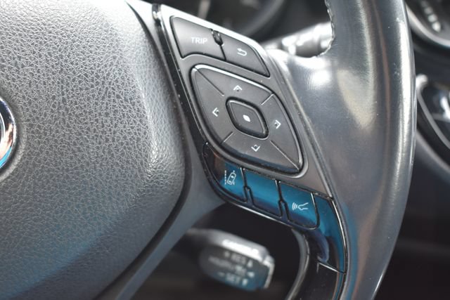 Used 2019 Toyota C-HR XLE FWD image 21