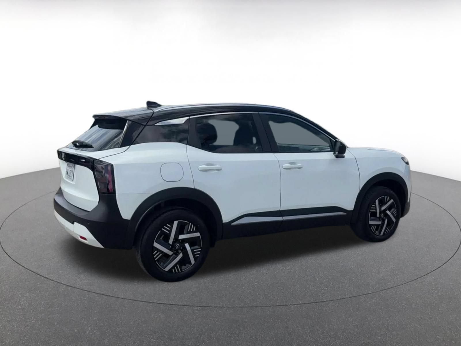 Used 2026 Nissan Kicks SV w/ Cold Weather Package FWD image 14