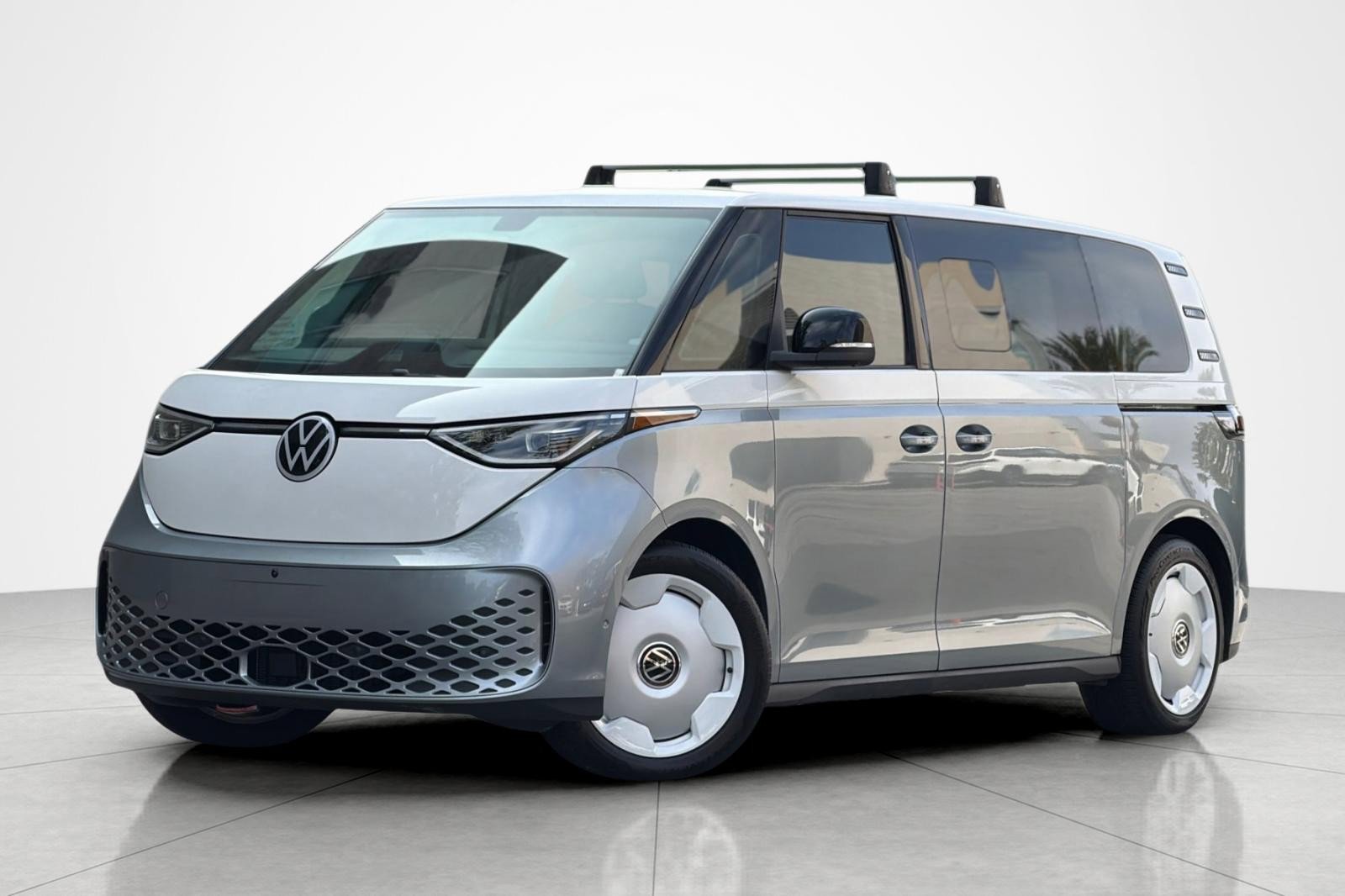 Used 2025 Volkswagen ID. Buzz 1st Edition RWD image 1