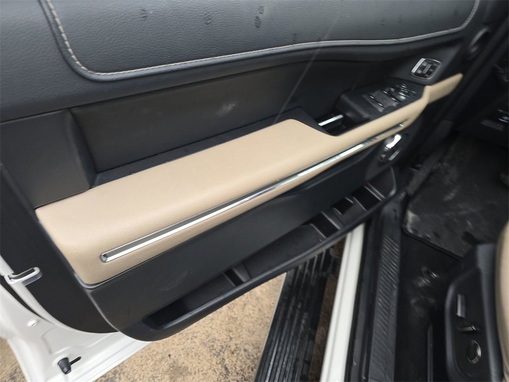 Used 2024 Ford Expedition Max Limited image 16