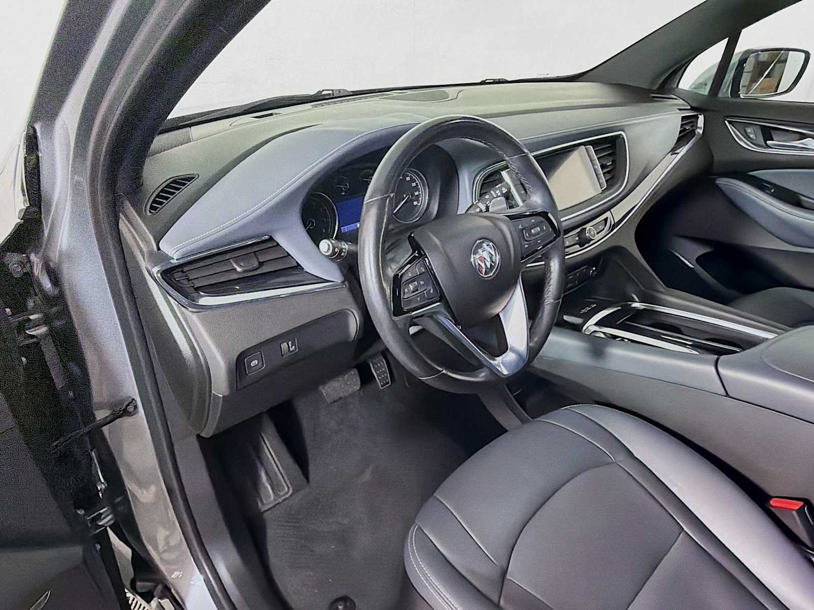 Used 2024 Buick Enclave Essence w/ Experience Buick Package AWD/4WD image 7
