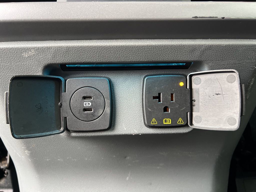 Used 2024 Ford F150 XLT w/ Mobile Office Package image 29