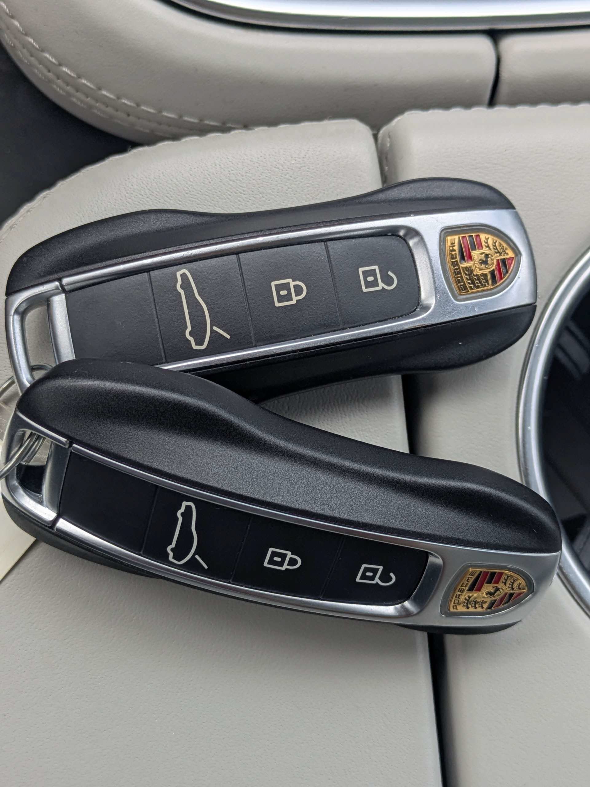 Used 2021 Porsche Panamera 4 w/ Premium Package AWD/4WD image 32