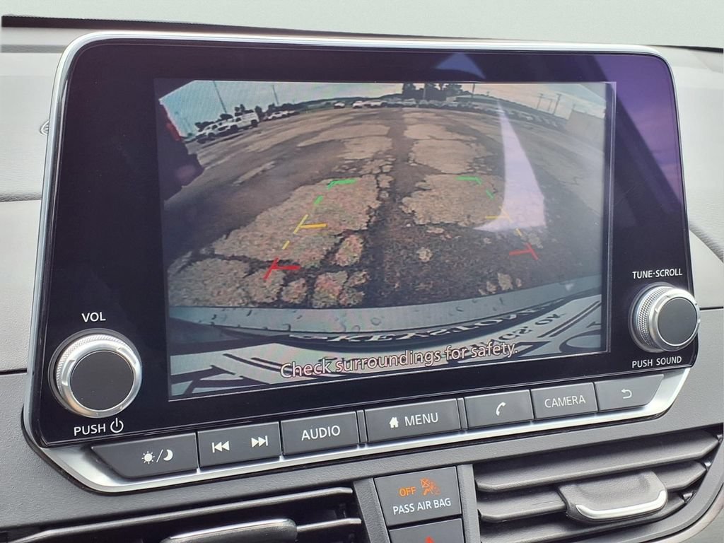 Used 2025 Nissan Altima 2.5 SV FWD image 11