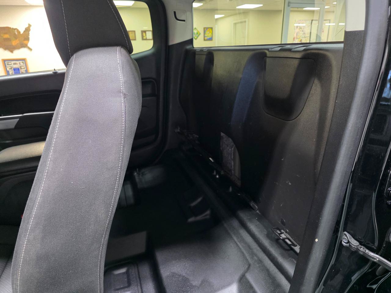 Used 2021 Chevrolet Colorado LT w/ Fleet Safety Package RWD image 19