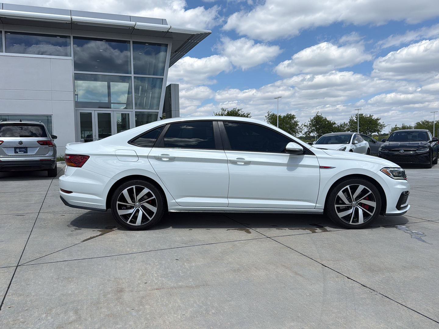 Used 2019 Volkswagen Jetta GLI FWD image 11
