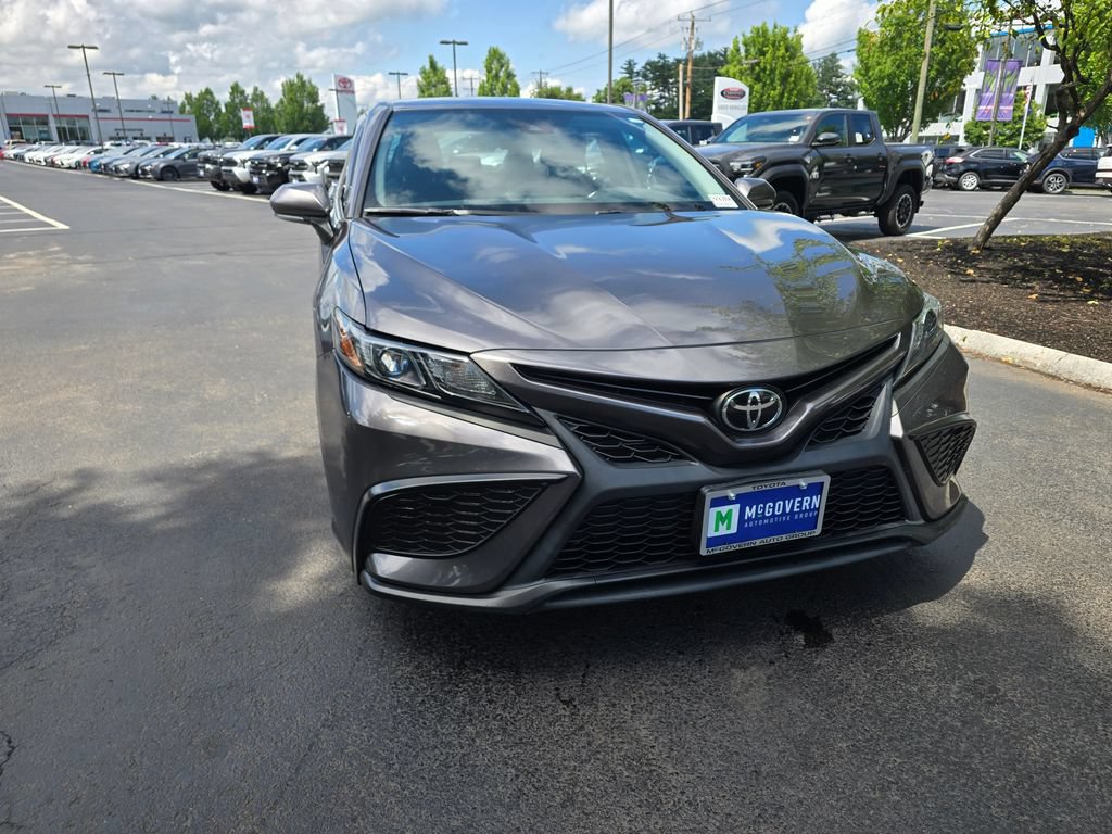 Used 2022 Toyota Camry SE w/ Cold Weather Package AWD/4WD image 9
