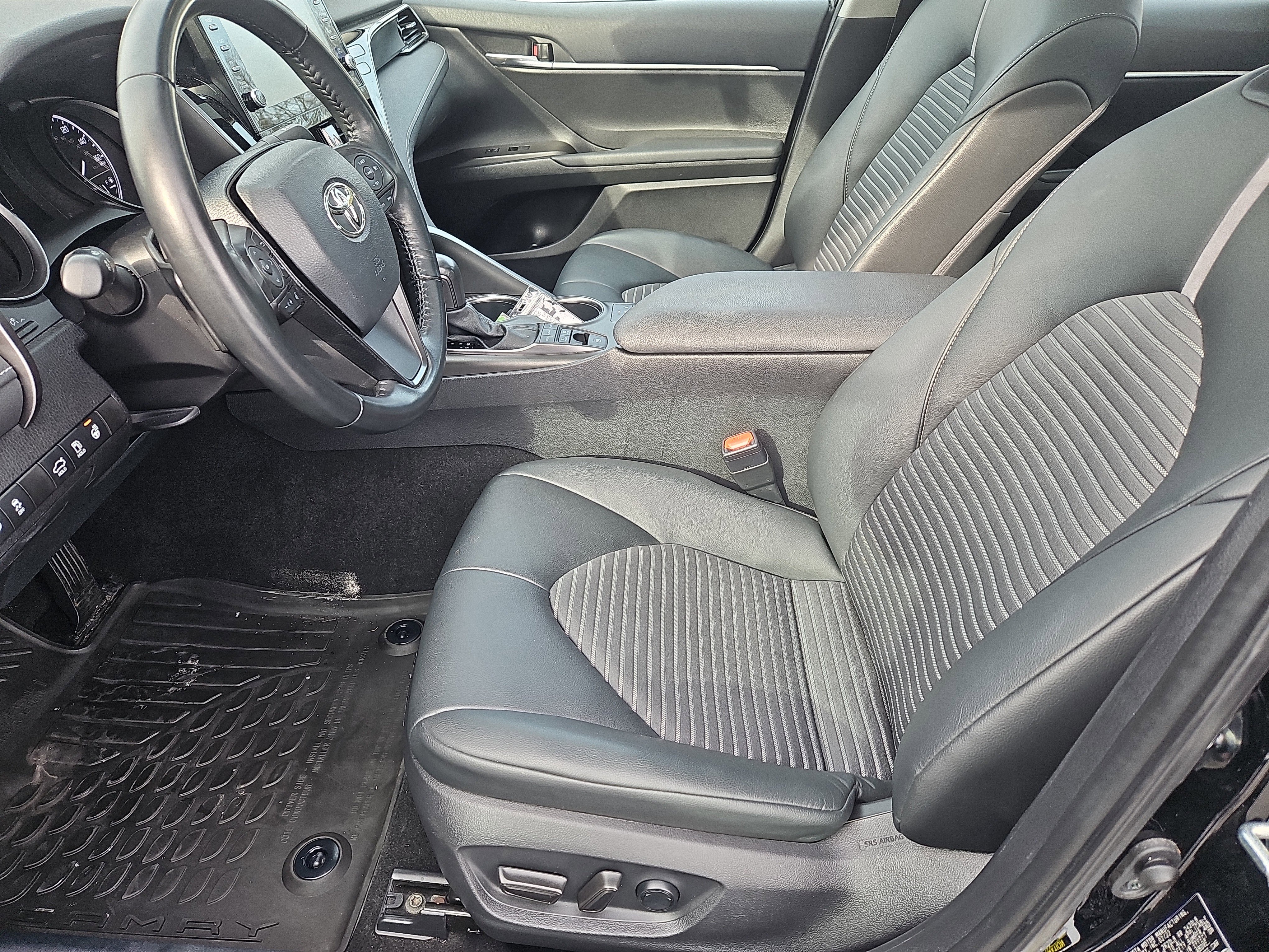 Used 2022 Toyota Camry SE image 29