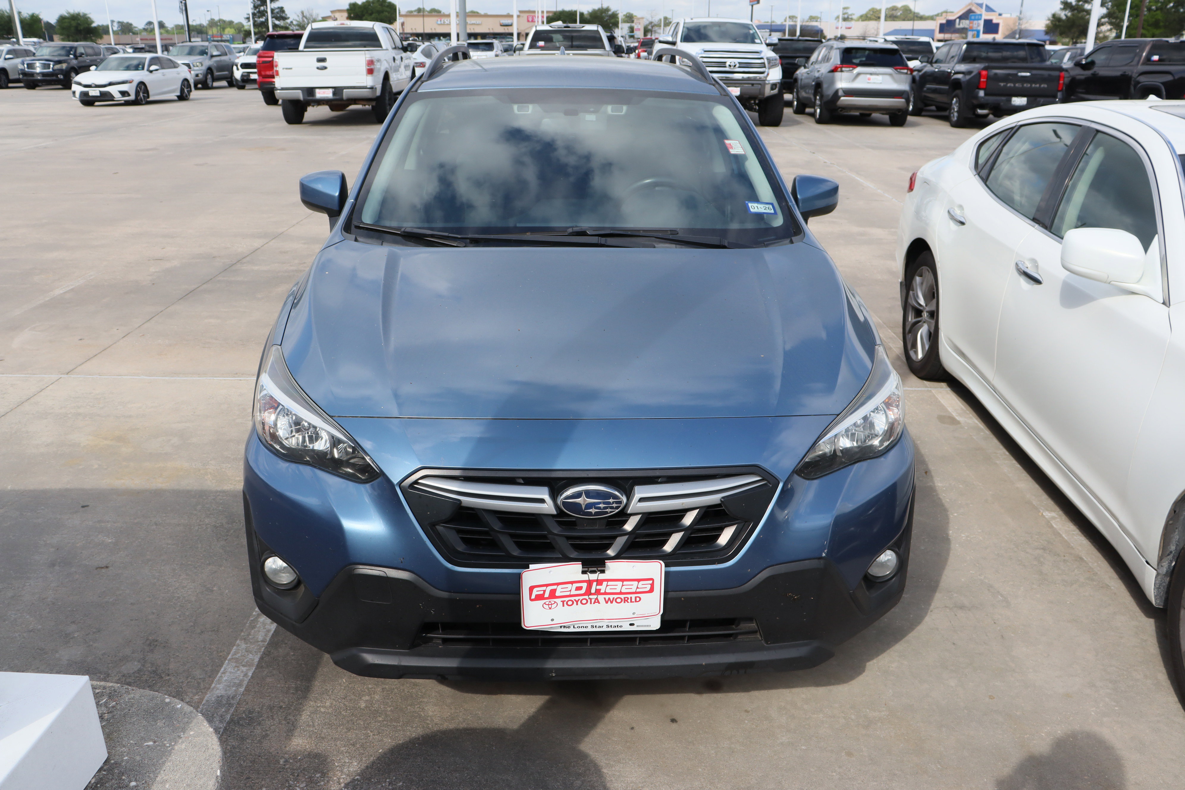 Used 2022 Subaru Crosstrek 2.0i Premium image 3
