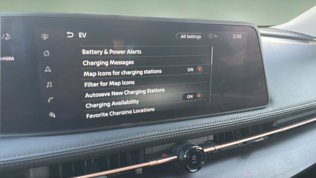 Used 2025 Nissan Ariya AWD image 27