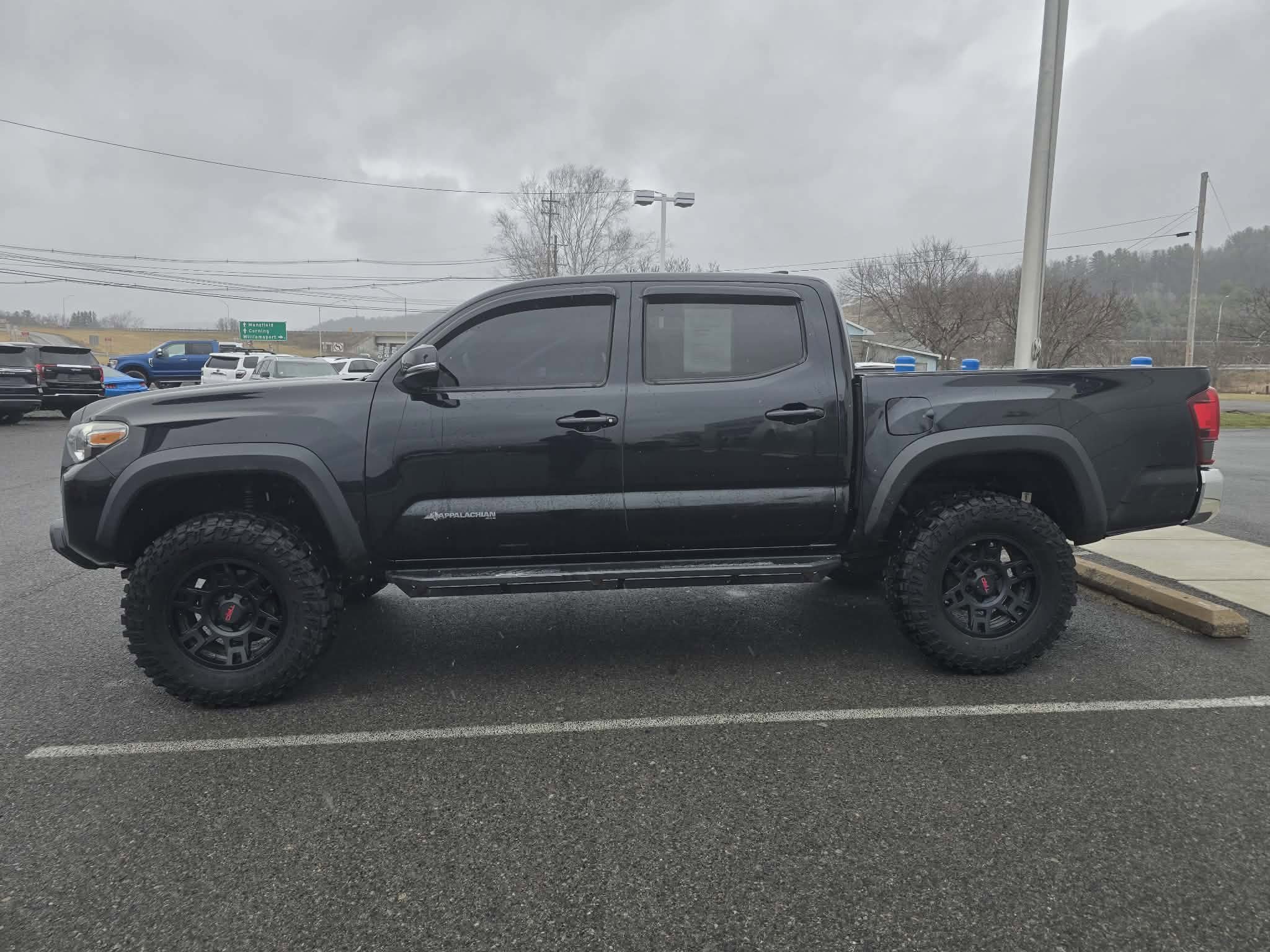 Used 2018 Toyota Tacoma TRD Off-Road image 7
