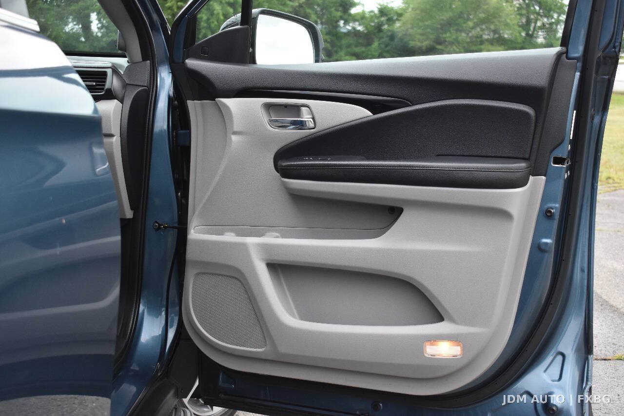 Used 2016 Honda Pilot Elite image 9