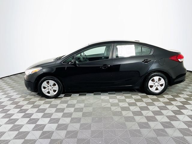 Used 2017 Kia Forte LX image 5