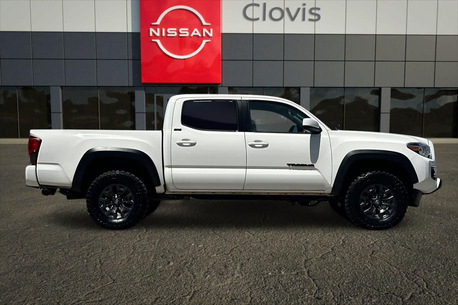 Used 2021 Toyota Tacoma SR5 w/ Trail Edition AWD/4WD image 9