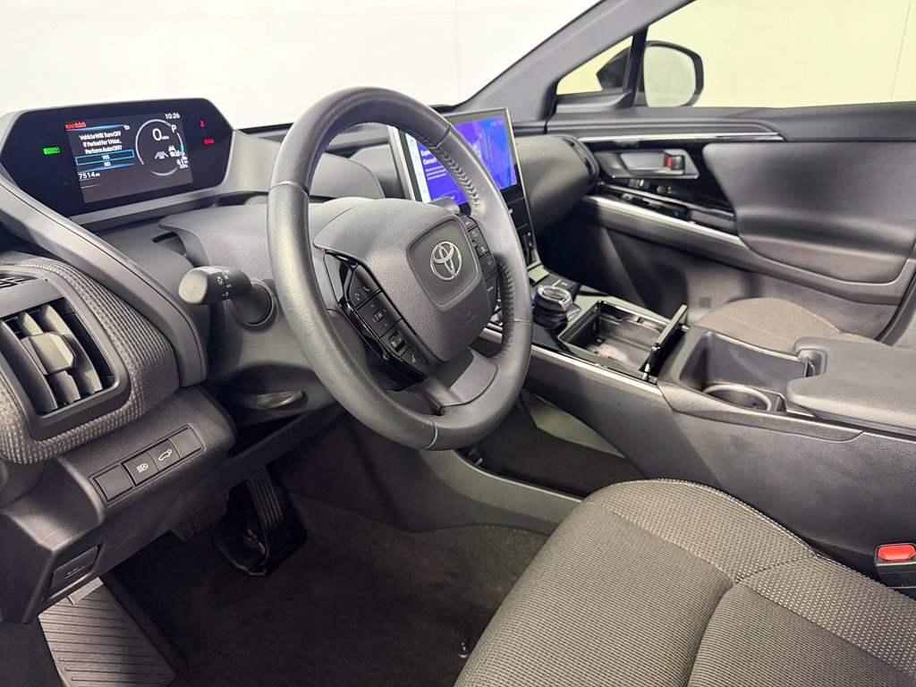 Used 2025 Toyota bZ4X FWD image 12