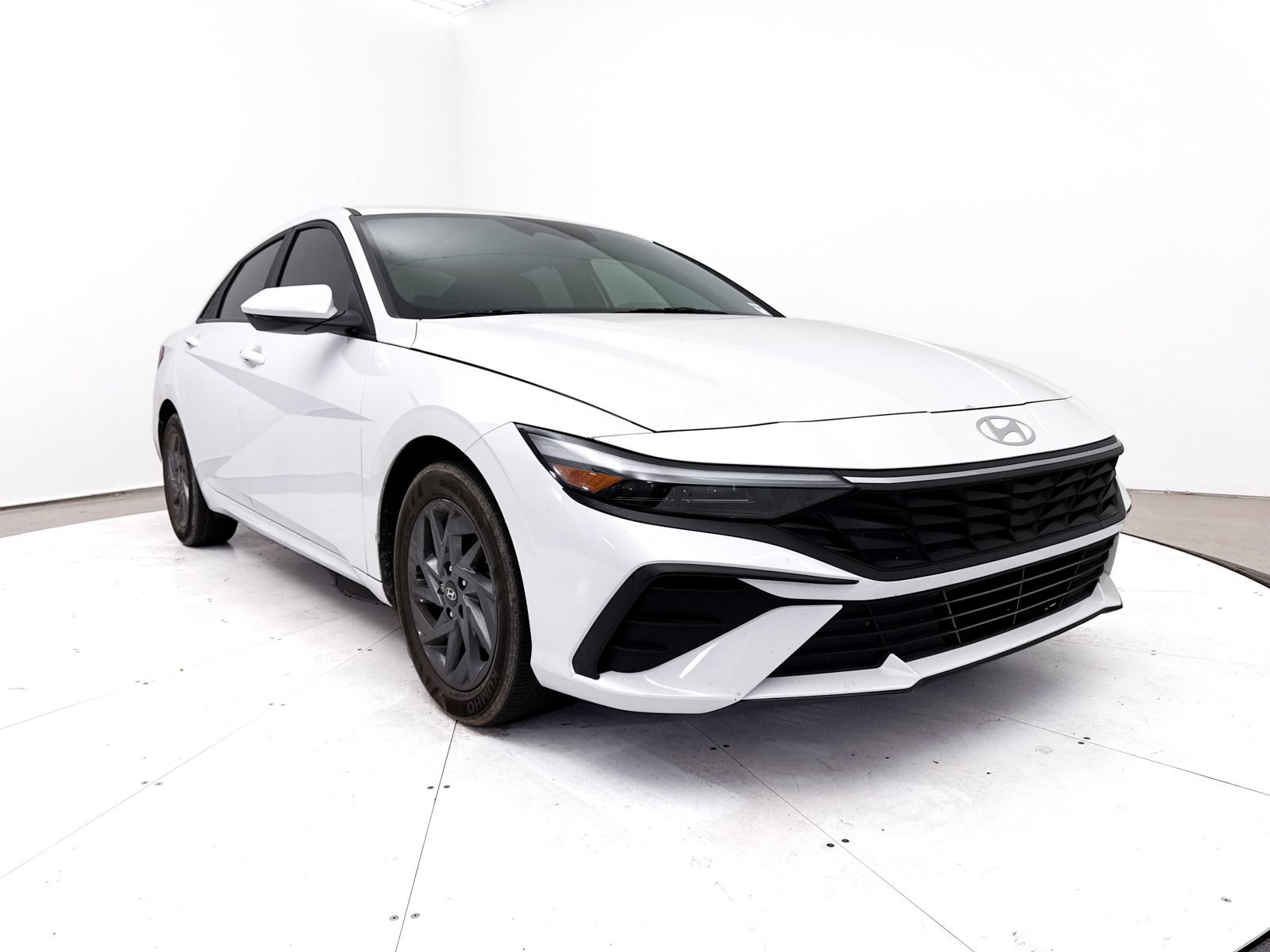 Used 2024 Hyundai Elantra SEL FWD image 12