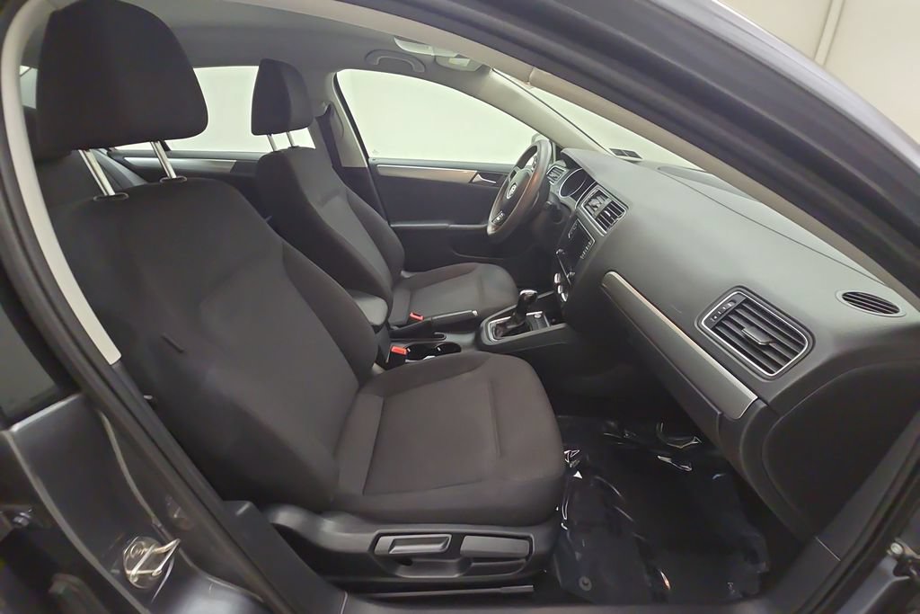 Used 2016 Volkswagen Jetta SE FWD image 27