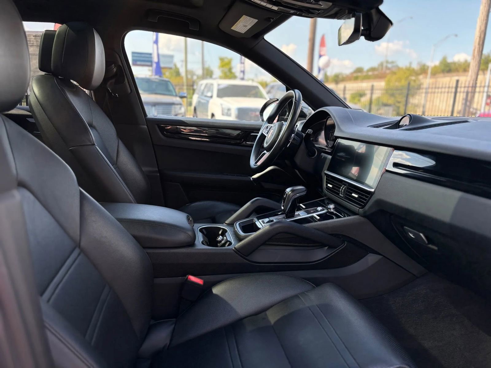 Used 2019 Porsche Cayenne S image 40