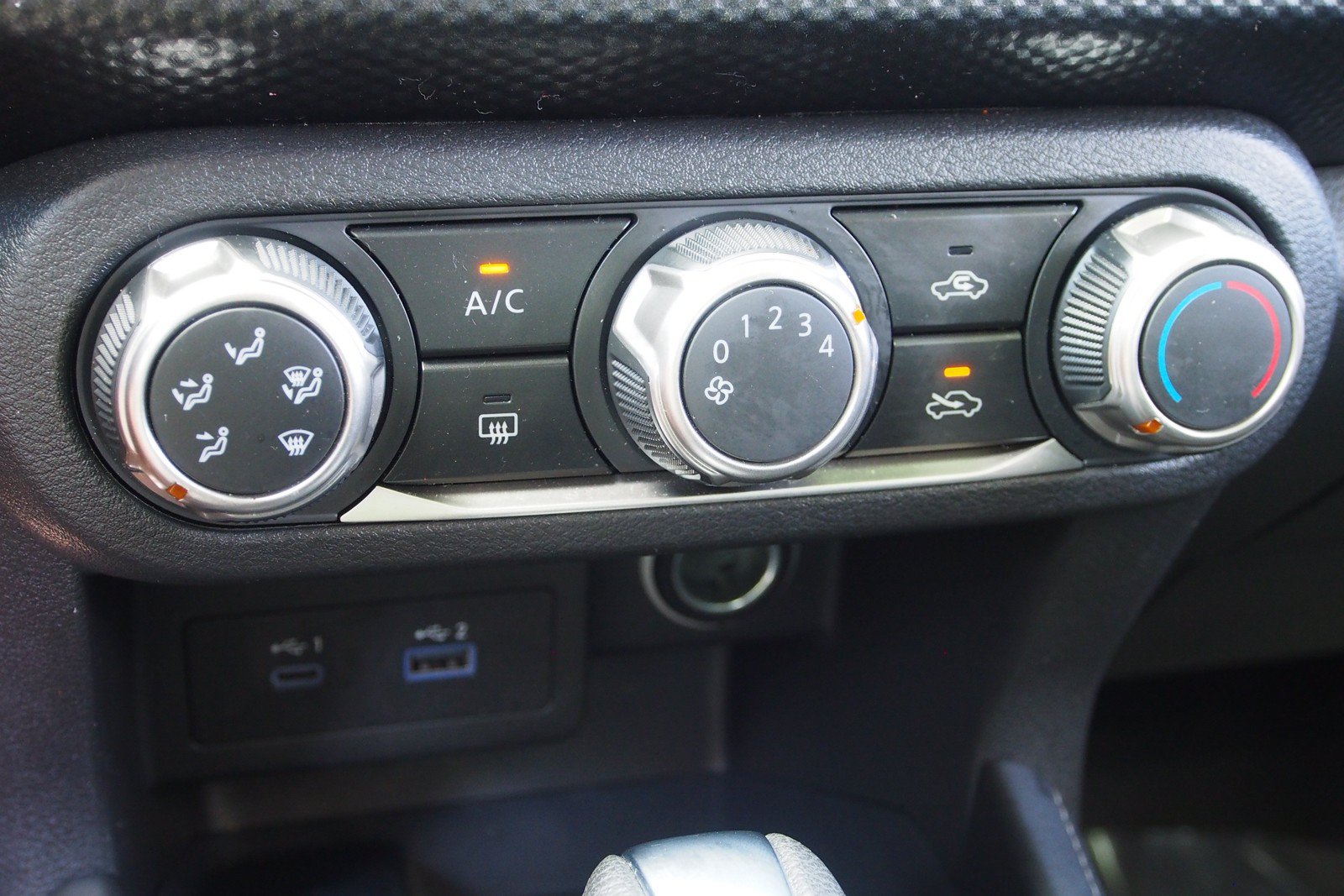 Used 2024 Nissan Kicks SV FWD image 24
