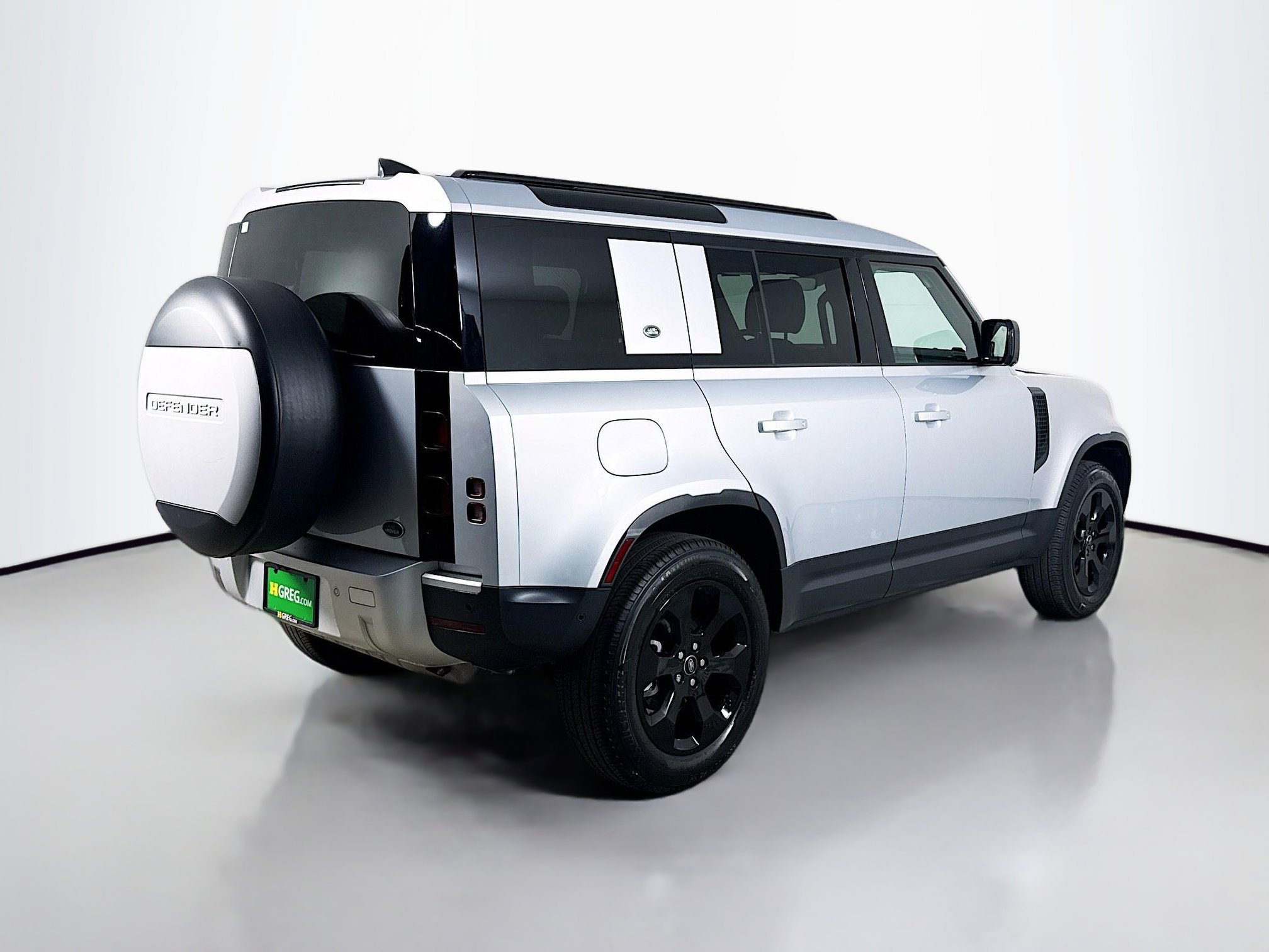 Used 2023 Land Rover Defender 110 S image 10