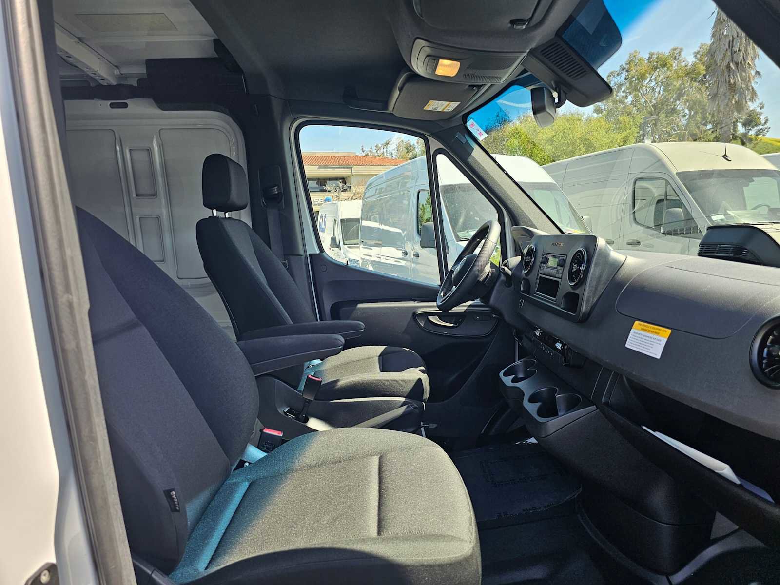 Used 2025 Mercedes-Benz Sprinter 2500 image 10
