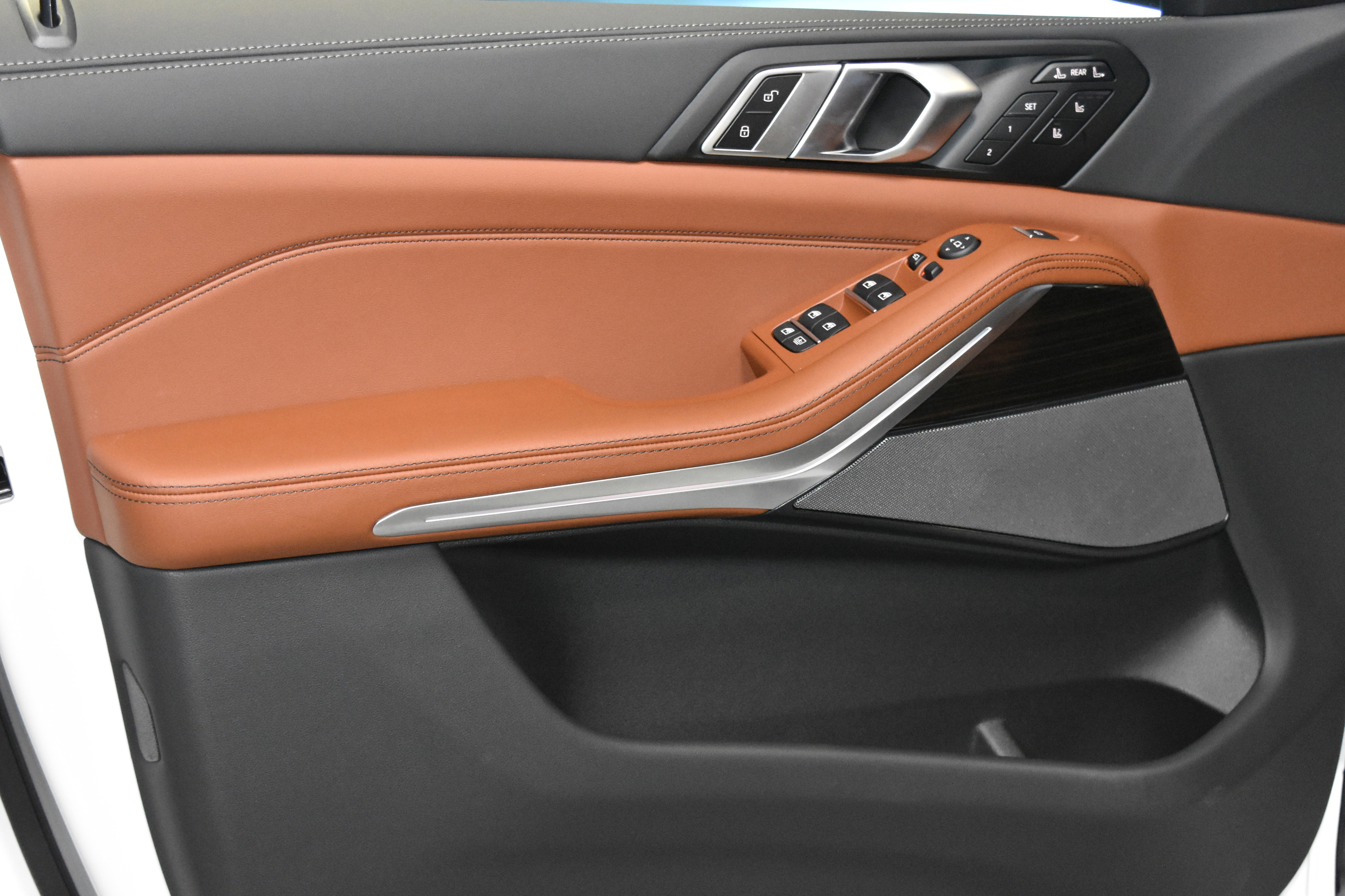 New 2026 BMW X7 M60i image 3