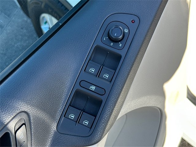 Used 2017 Volkswagen Tiguan S image 25