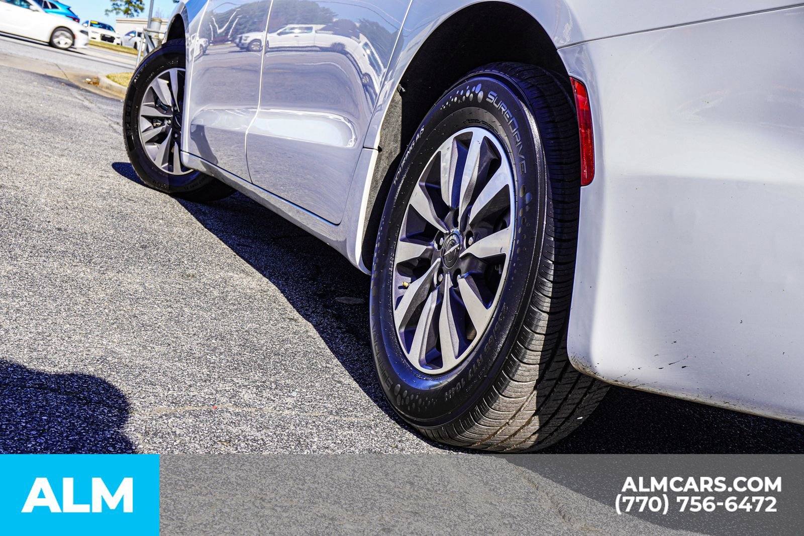 Used 2024 Chrysler Pacifica Select image 14