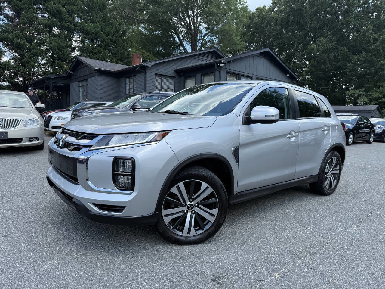 Used 2020 Mitsubishi Outlander Sport SE image 1