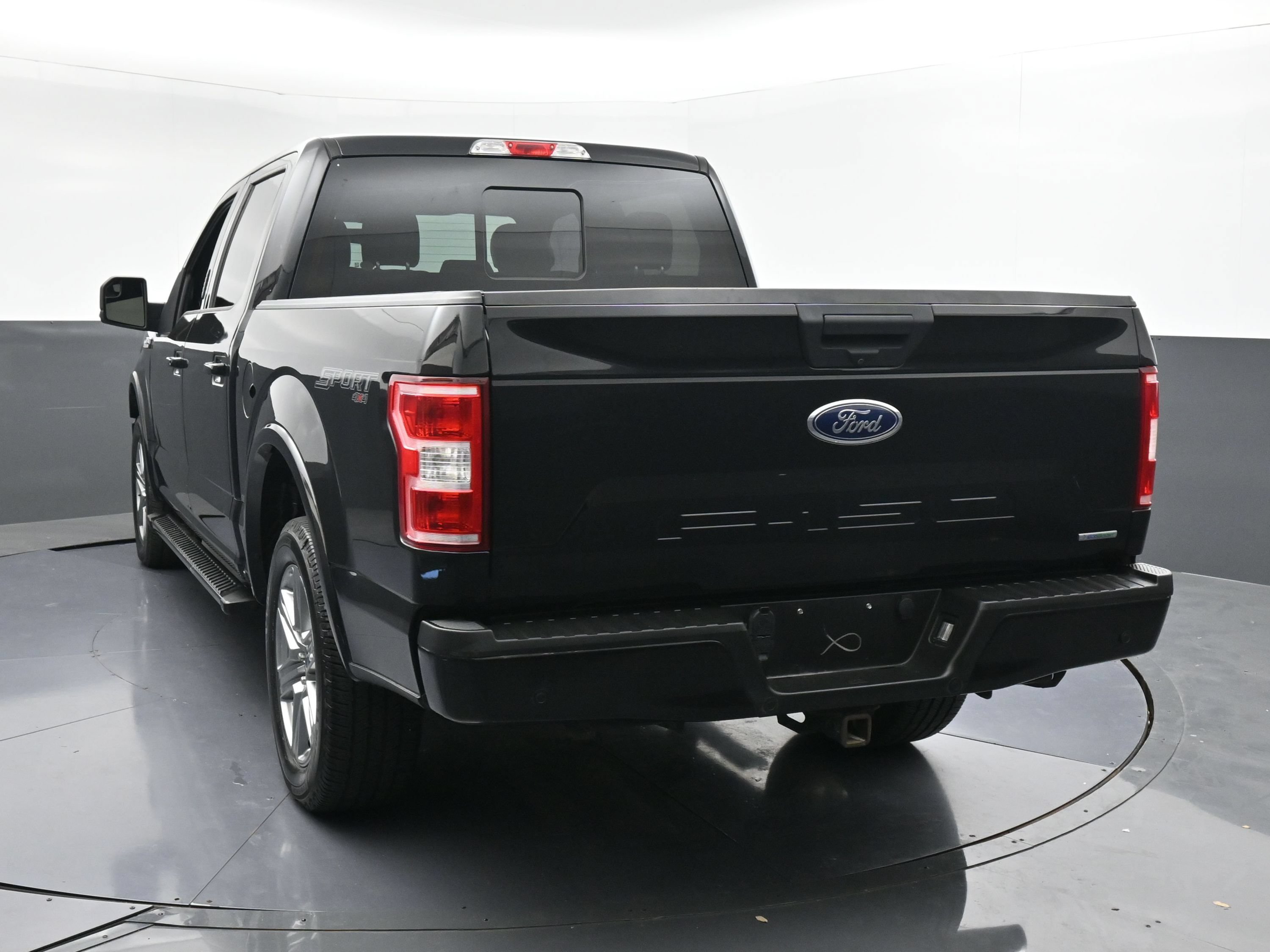 Used 2019 Ford F150 XLT w/ Equipment Group 302A Luxury AWD/4WD image 7