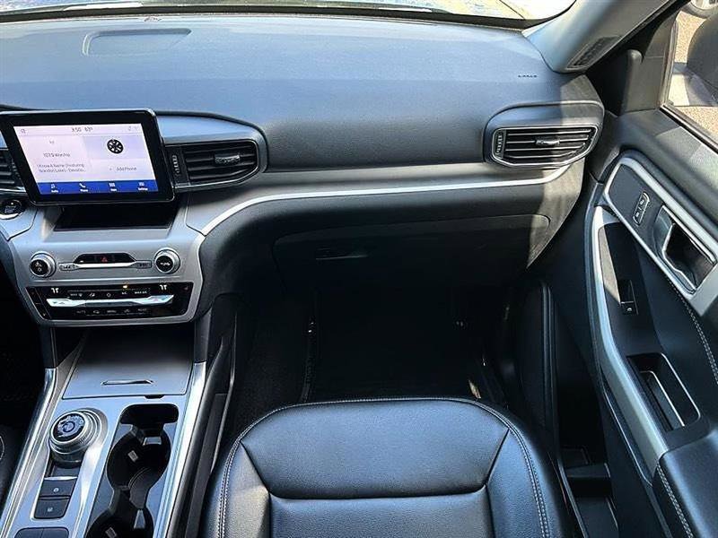 Used 2021 Ford Explorer XLT w/ Equipment Group 202A RWD image 18