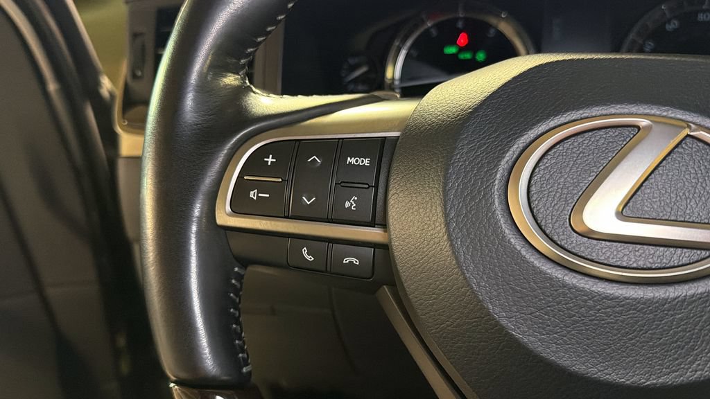 Used 2018 Lexus LX 570 4WD w/ Luxury Package image 26