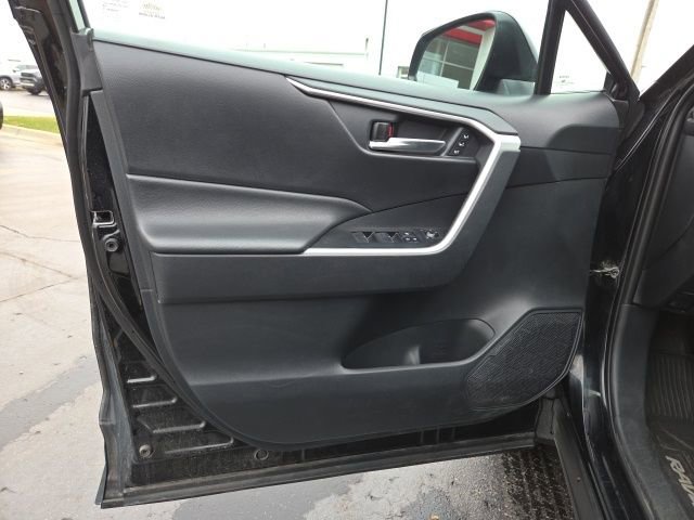 Used 2019 Toyota RAV4 XLE Premium w/ Advanced Technology Package image 10