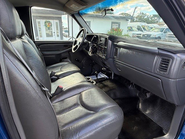 Used 2003 Chevrolet Silverado 3500 4x4 Regular Cab image 13
