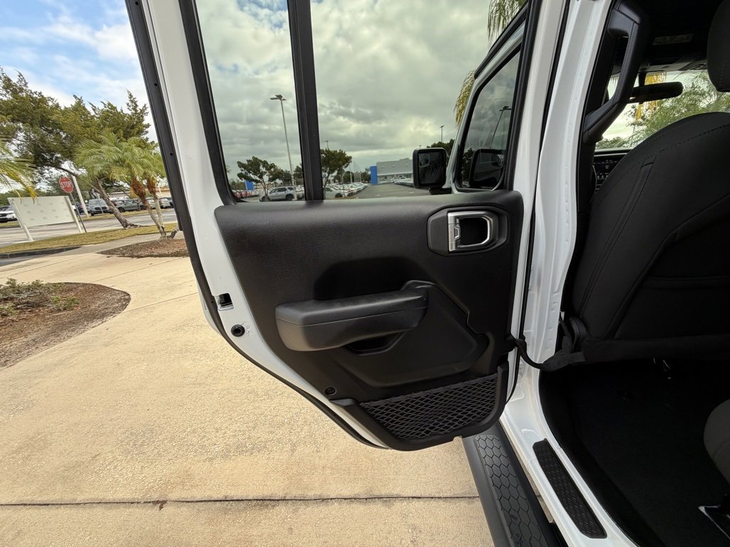 Used 2023 Jeep Wrangler Sport S image 26