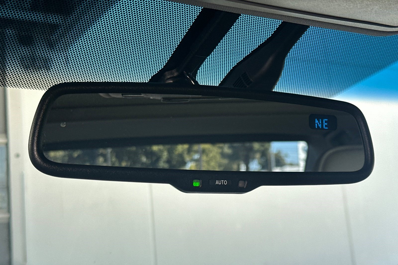Used 2017 Toyota Camry XLE w/ Moonroof Package FWD image 38