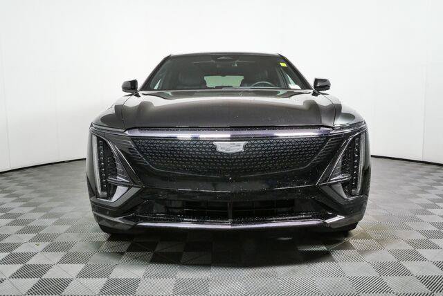 Used 2025 Cadillac Lyriq Sport AWD/4WD image 6