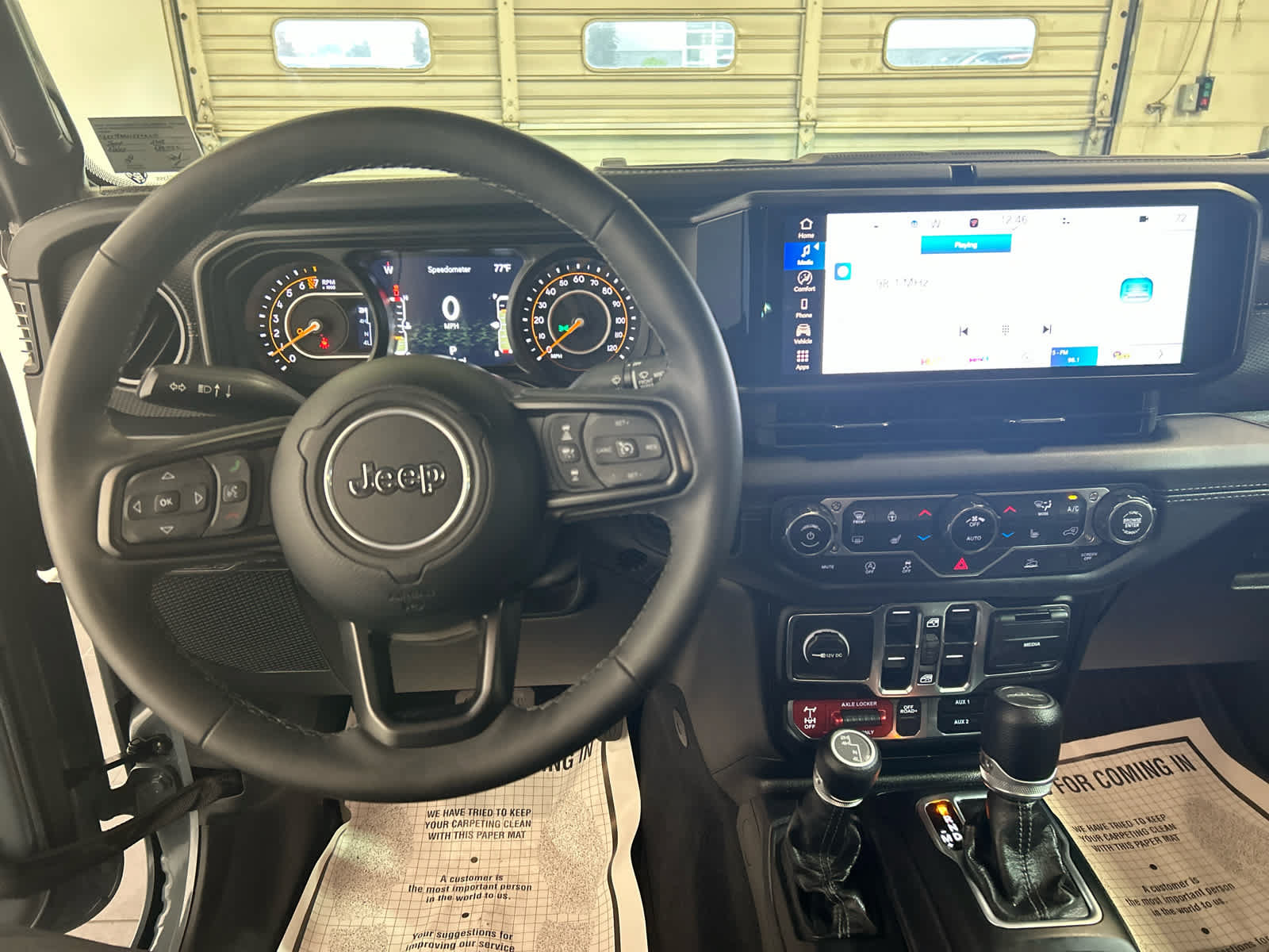 Used 2025 Jeep Gladiator Mojave w/ Convenience Group AWD/4WD image 7