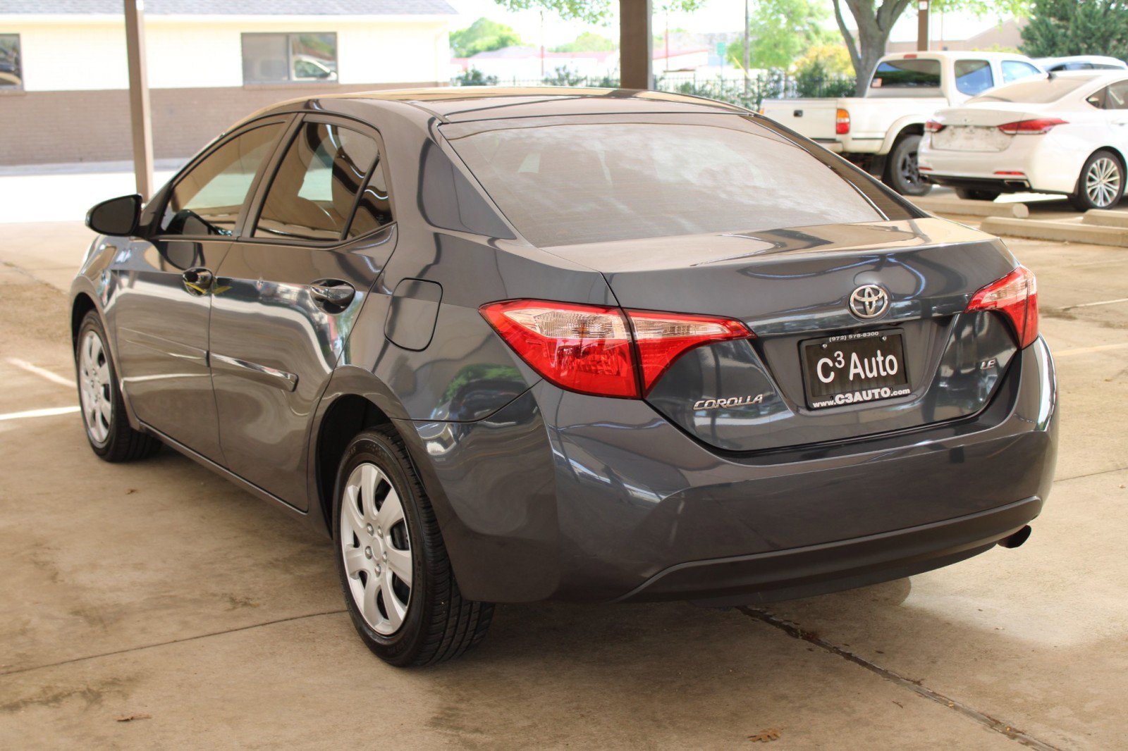 Used 2018 Toyota Corolla LE image 8