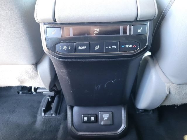 Used 2021 Toyota Highlander Platinum AWD/4WD image 15