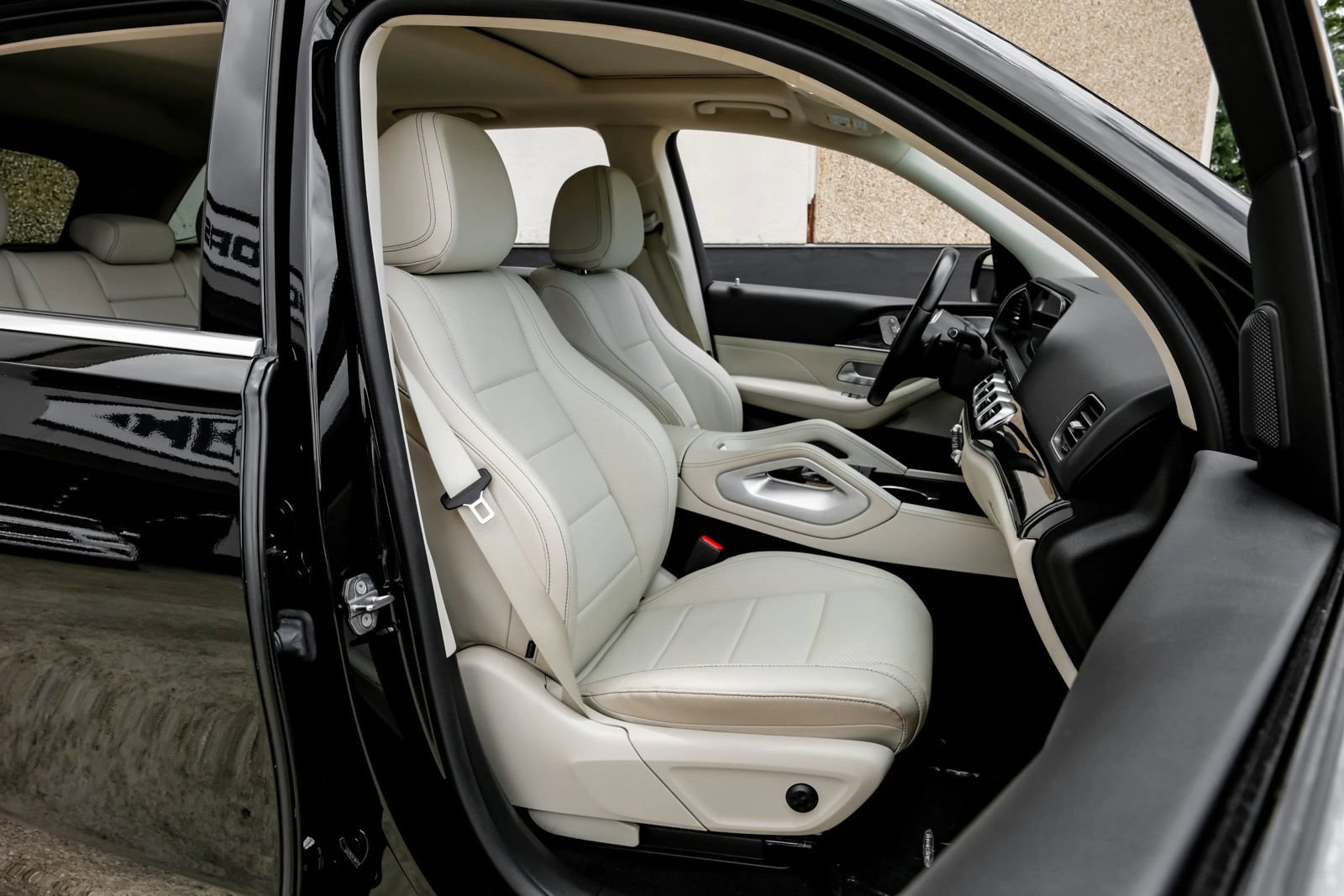 Used 2021 Mercedes-Benz GLE 350 w/ Premium Package image 43