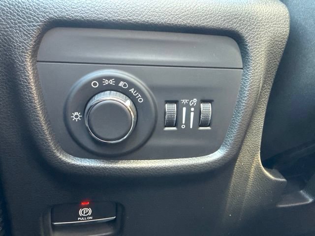 Certified 2024 Jeep Grand Cherokee L Altitude AWD/4WD image 12