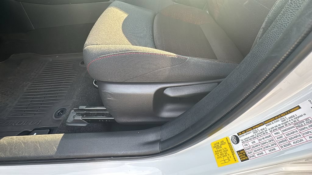 Used 2025 Toyota Corolla SE FWD image 9