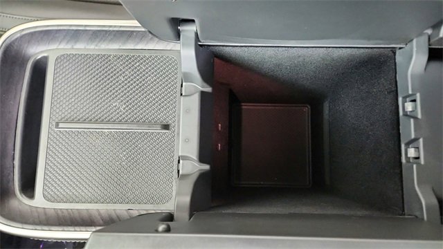 Used 2025 Rivian R1S Adventure image 54