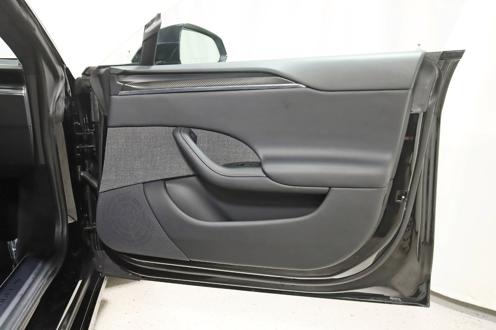 Used 2022 Tesla Model S Plaid image 37